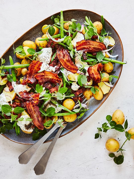 Rustik kartoffelsalat med gourmetbacon og grønne bønner
