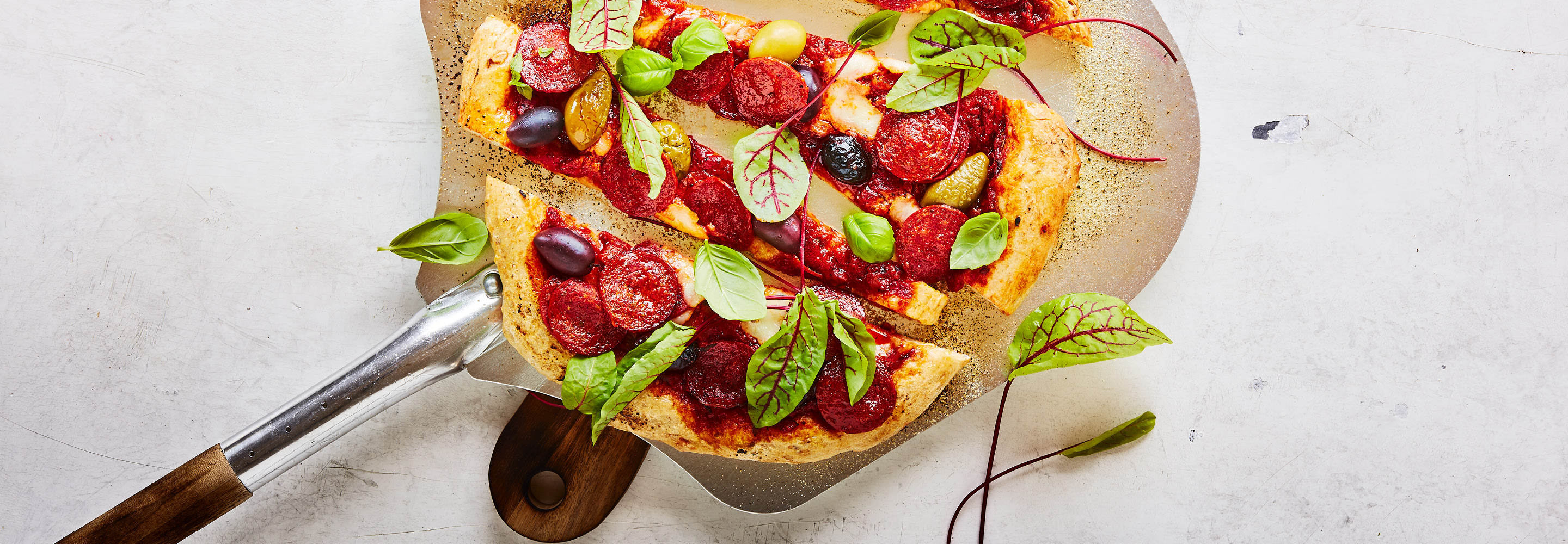 Opskrifter Desktop 2880X1000 Pepperonipizza