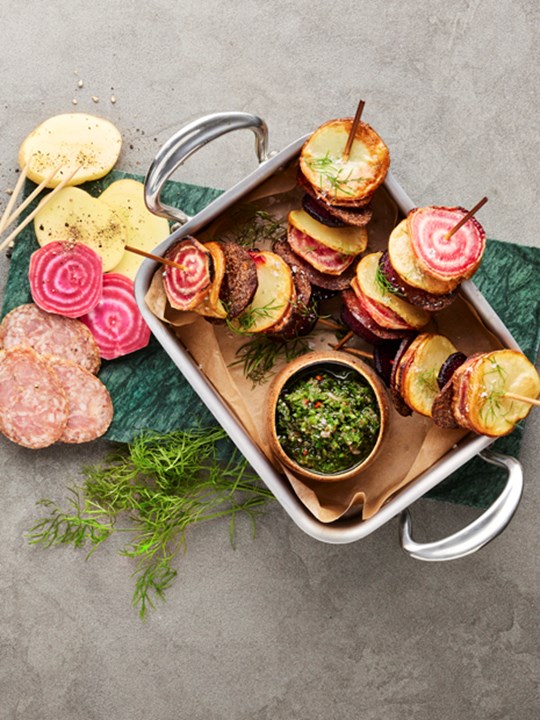 Kartoffel-twisters med beder, fennikelsalami og chimichurri sauce
